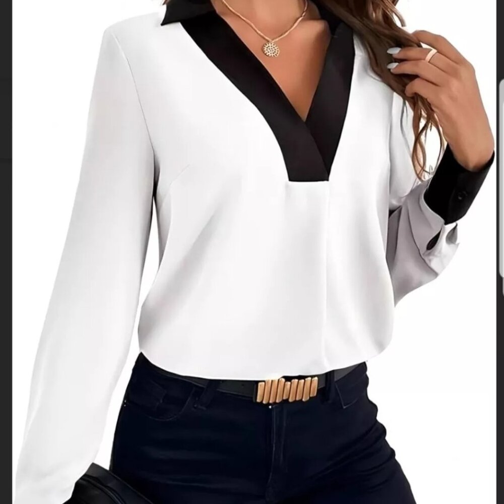 Long Sleeve White Bouse With Black Trim Large